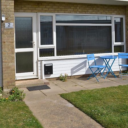 Hollyhocks Villa Walcott  Luaran gambar