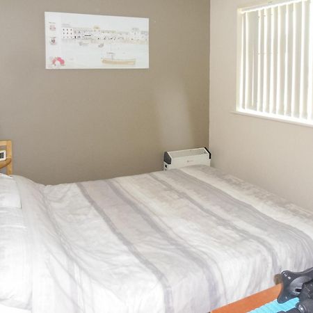 Hollyhocks Villa Walcott  Luaran gambar