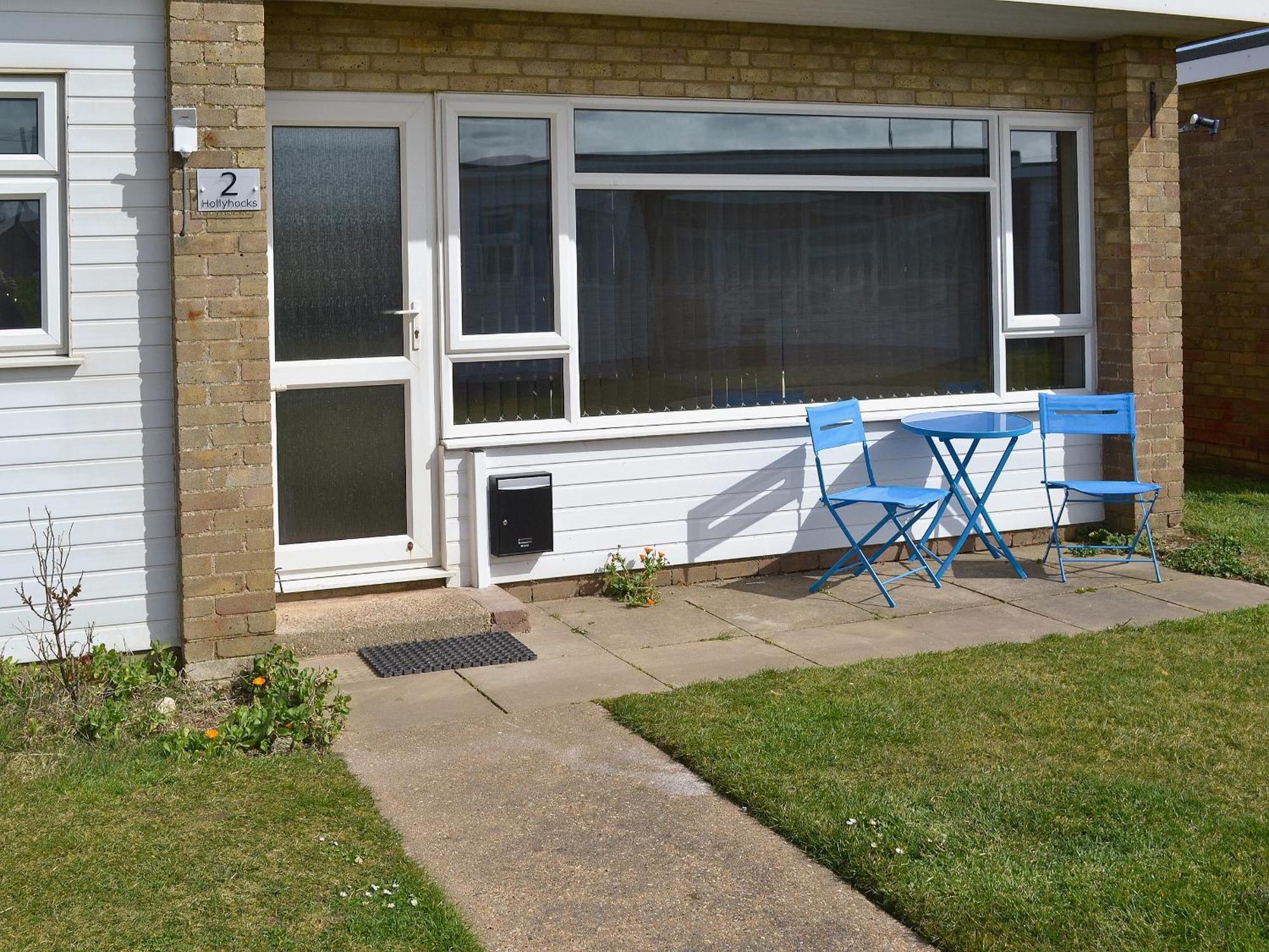 Hollyhocks Villa Walcott  Luaran gambar